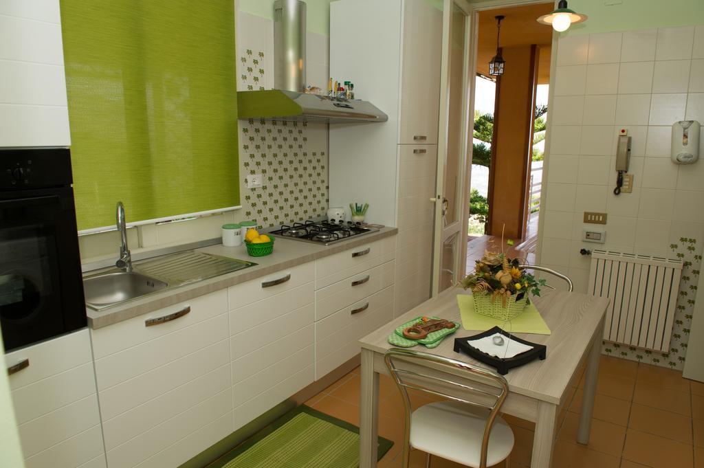 Lomarchi Holiday Home Carini Exterior photo