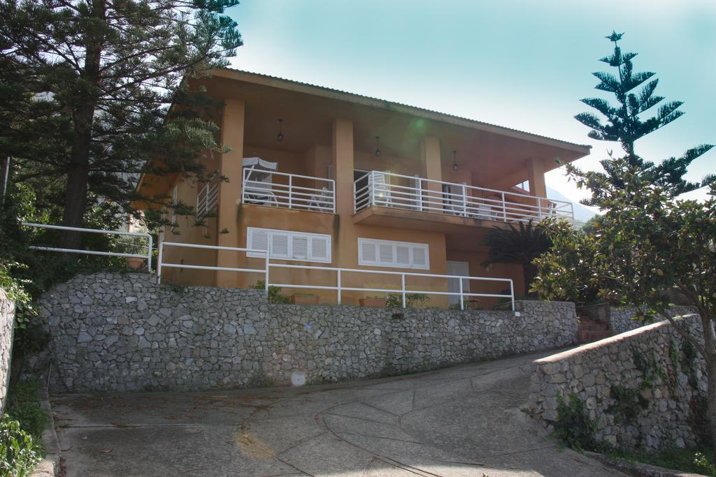 Lomarchi Holiday Home Carini Exterior photo