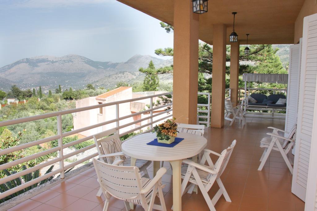 Lomarchi Holiday Home Carini Exterior photo